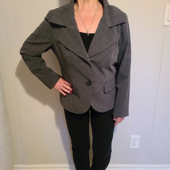 Like New Bianca Nygard Suit Coat / Blazer - Picture 3 of 8